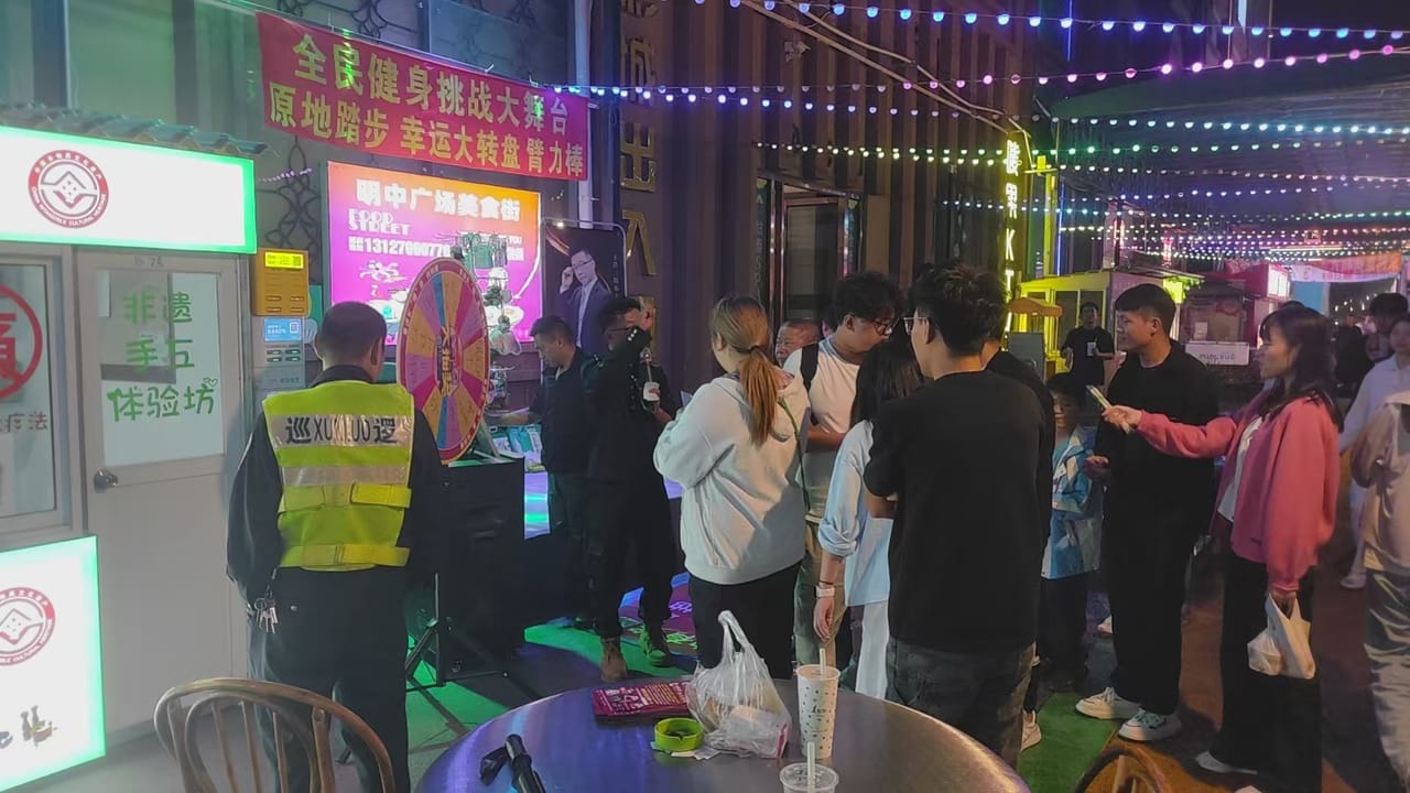 松江区明中路美食城招租！拎包入住小区公寓密集消费稳定-2