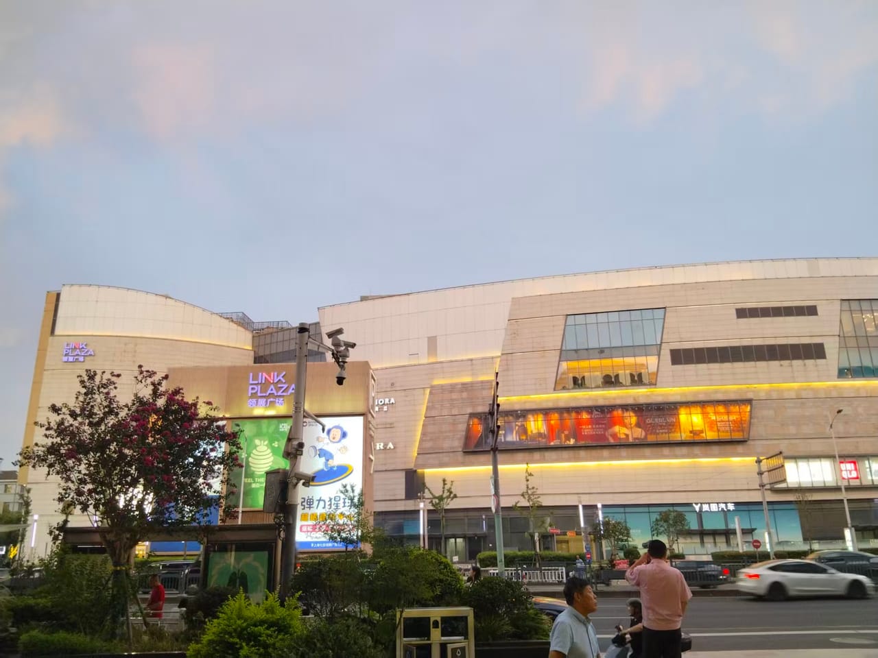 宝龙广场旺铺直租!沿街无转让费!商圈成熟客源无忧位置佳