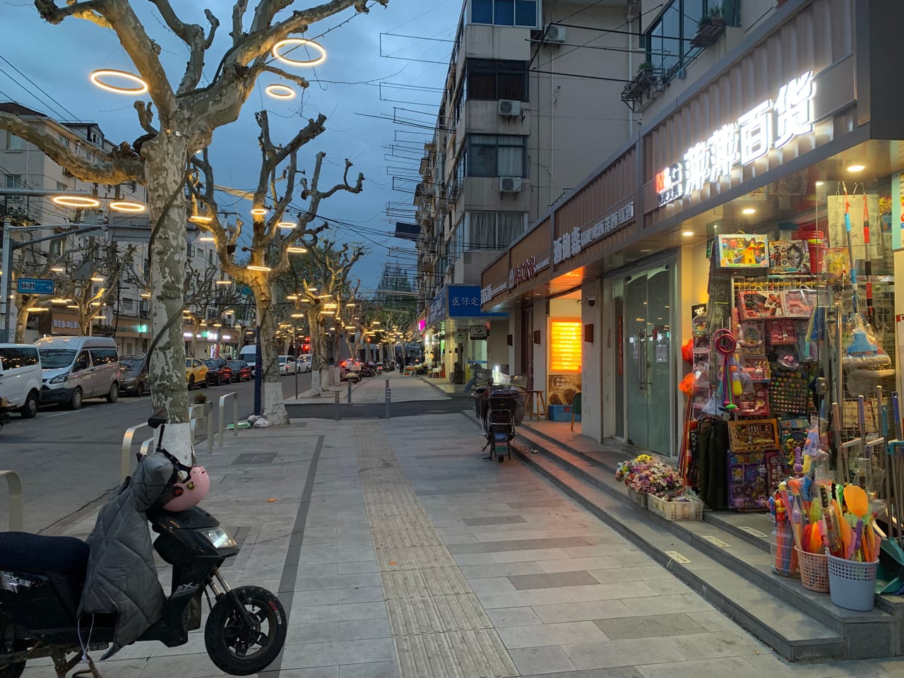 莘浜路百货店转让！对面小学，可带资源渠道，周边多小区分布-8