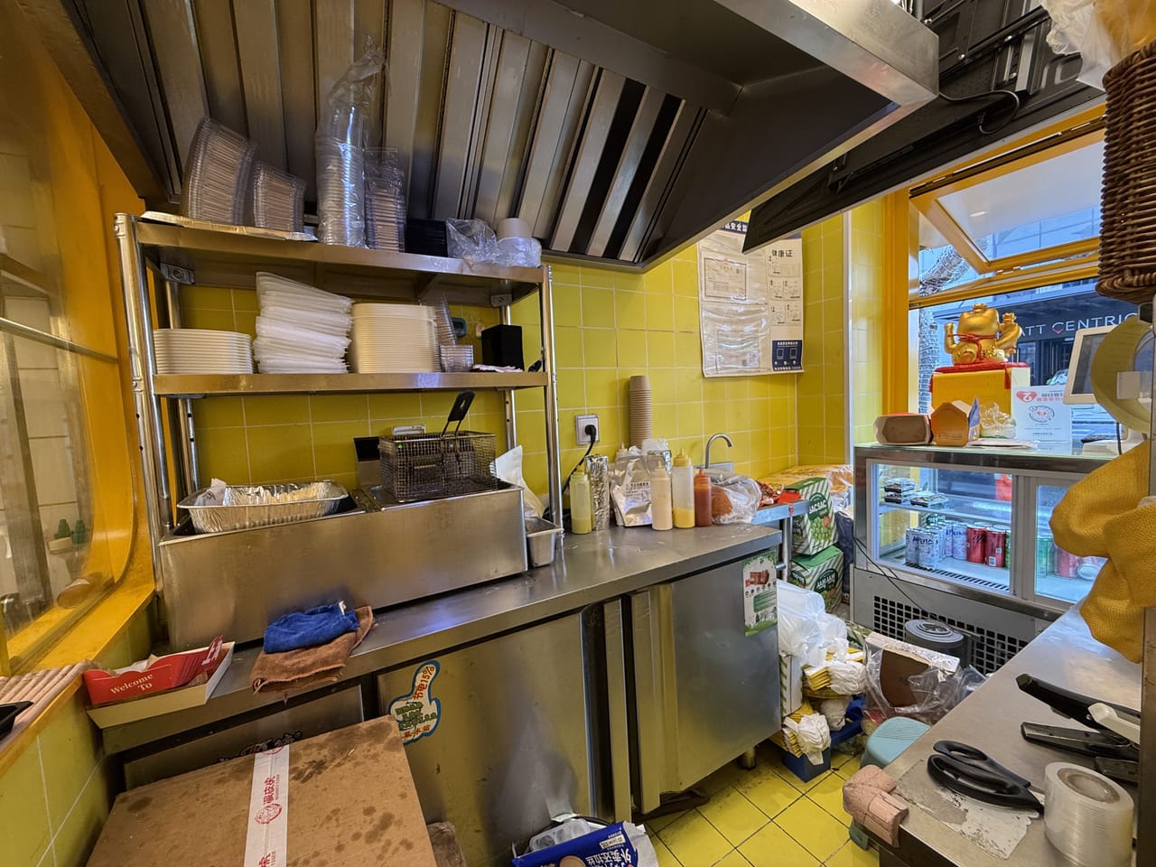 长宁定西路地铁口餐饮旺铺转让!商住一体化，人气旺消费稳定-3