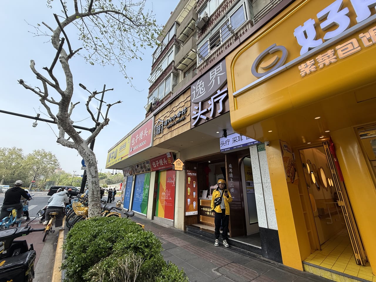 长宁定西路地铁口餐饮旺铺转让!商住一体化，人气旺消费稳定-9