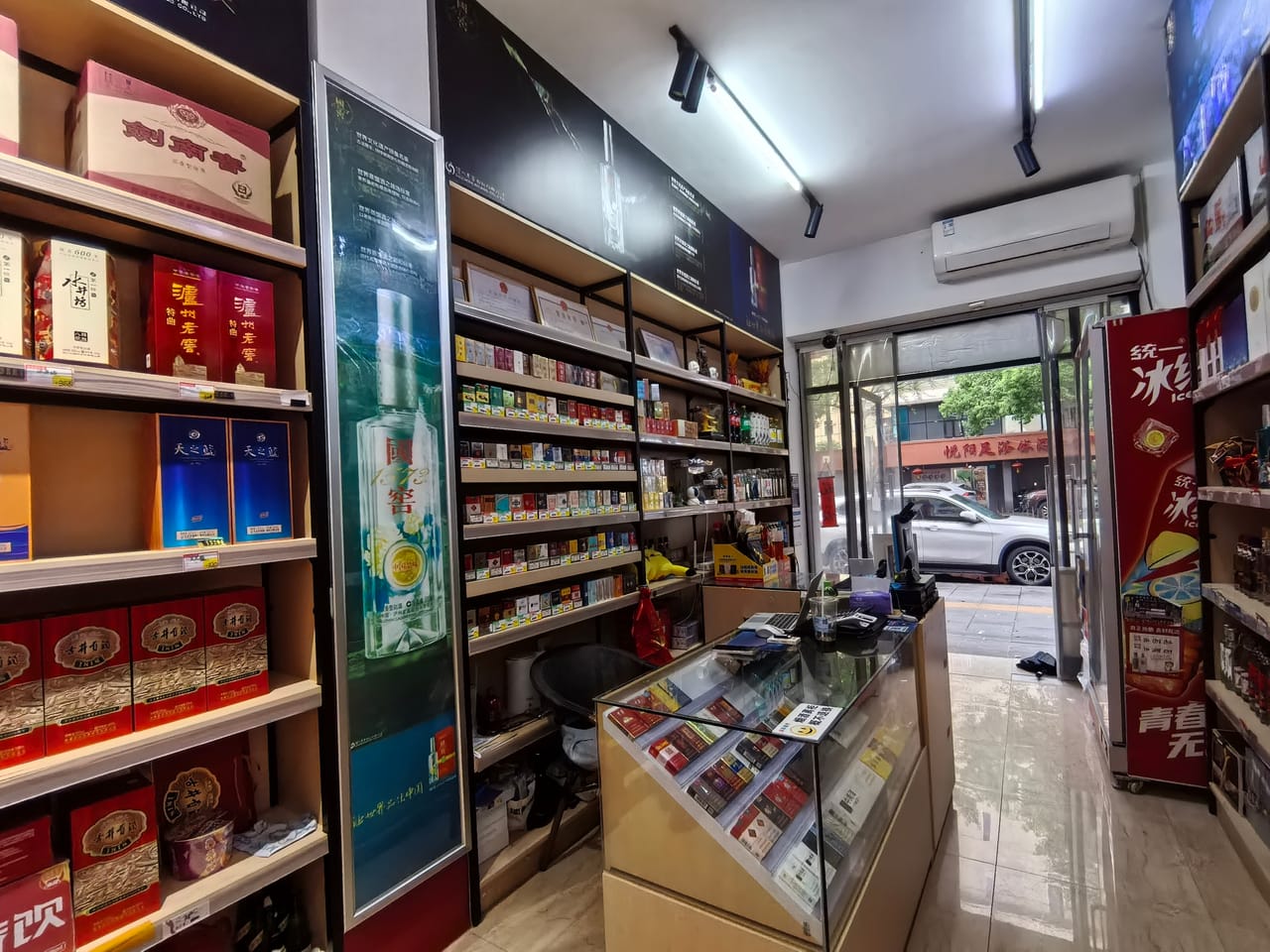 月租4千+  青浦盈中西路烟酒行转让！近地铁小区公寓人流大-6