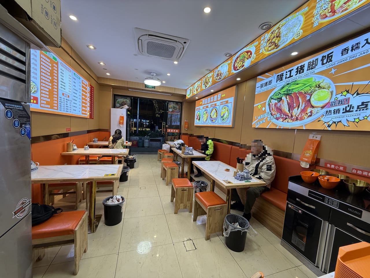 江川北路旺铺转让！位于小区主街道，人流密集消费稳定，位置佳-3