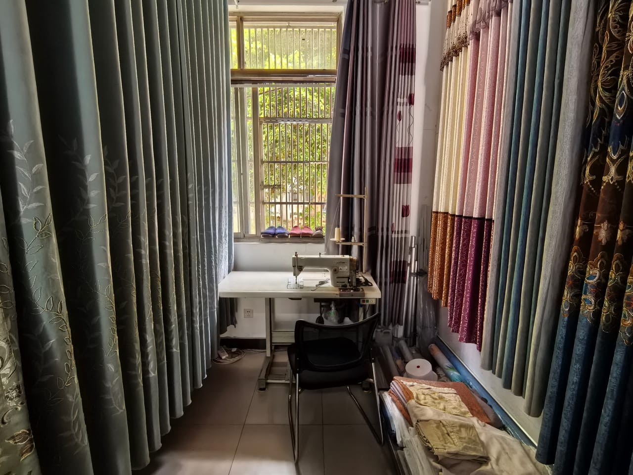 扶港路旺铺转让！3500/月，带独卫 多小区分布客源人流大-4