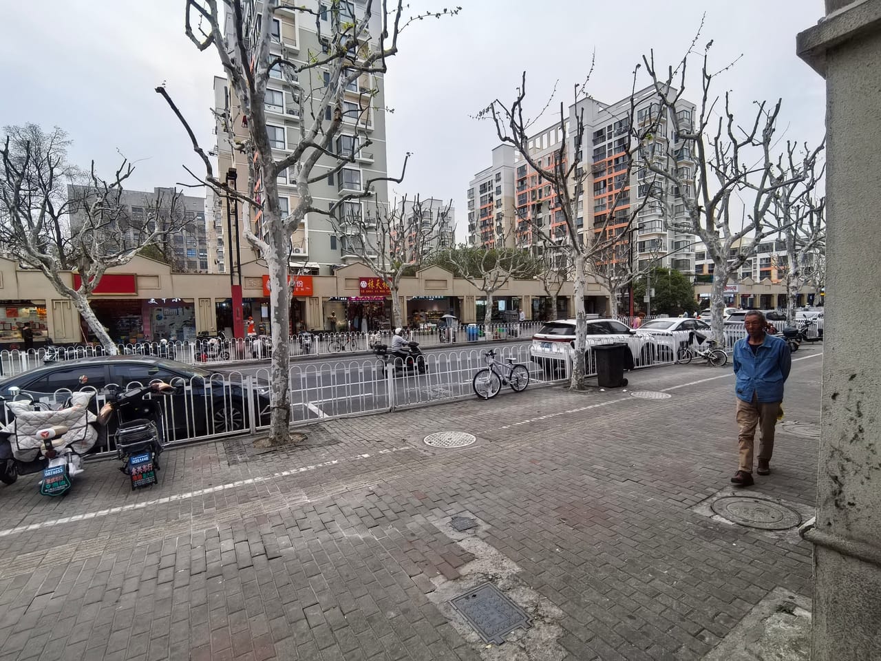 店铺招租无转让费！周边多小区分布 ，人流量大位置佳-4