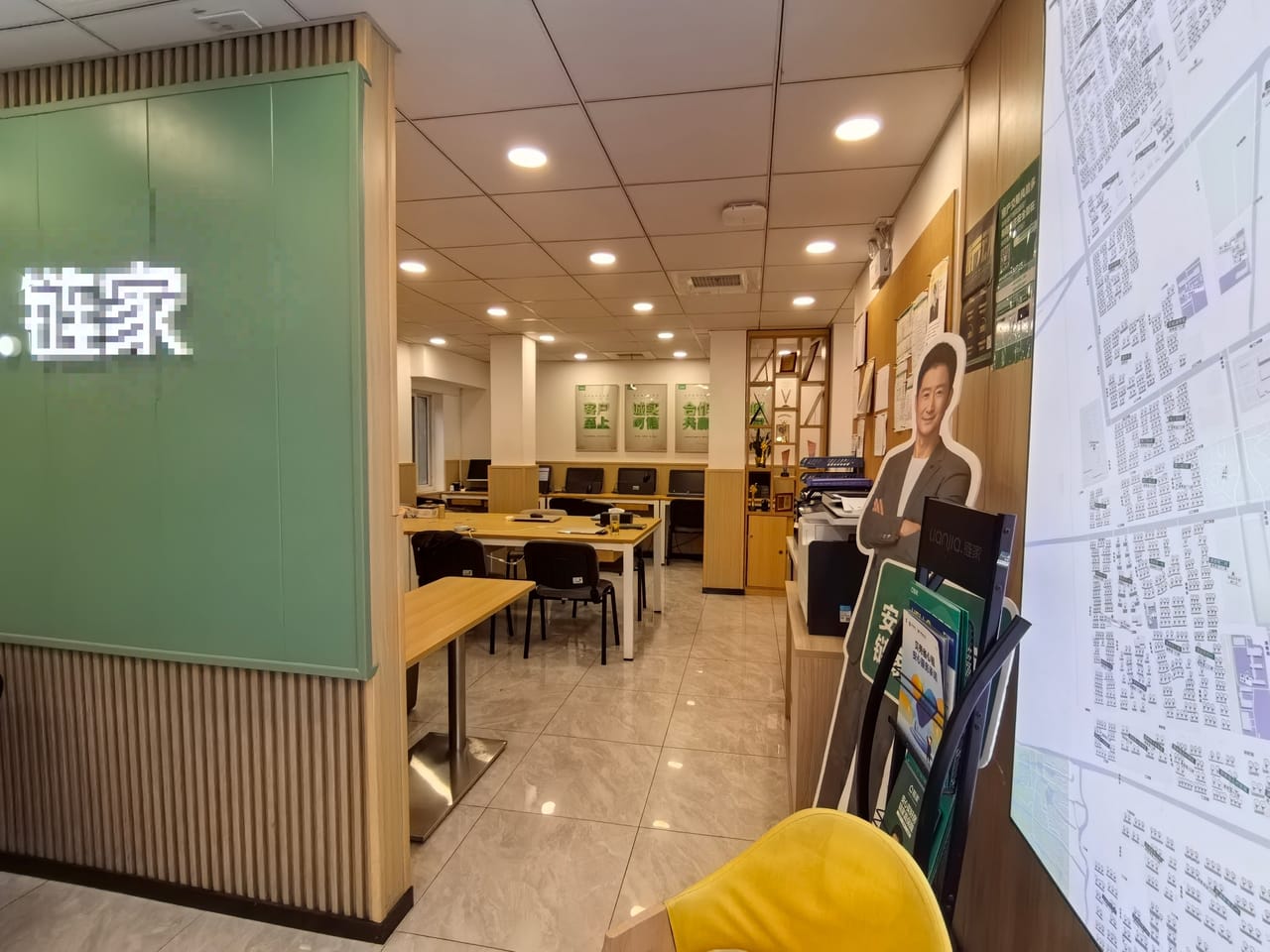 店铺招租无转让费！周边多小区分布 ，人流量大位置佳-9