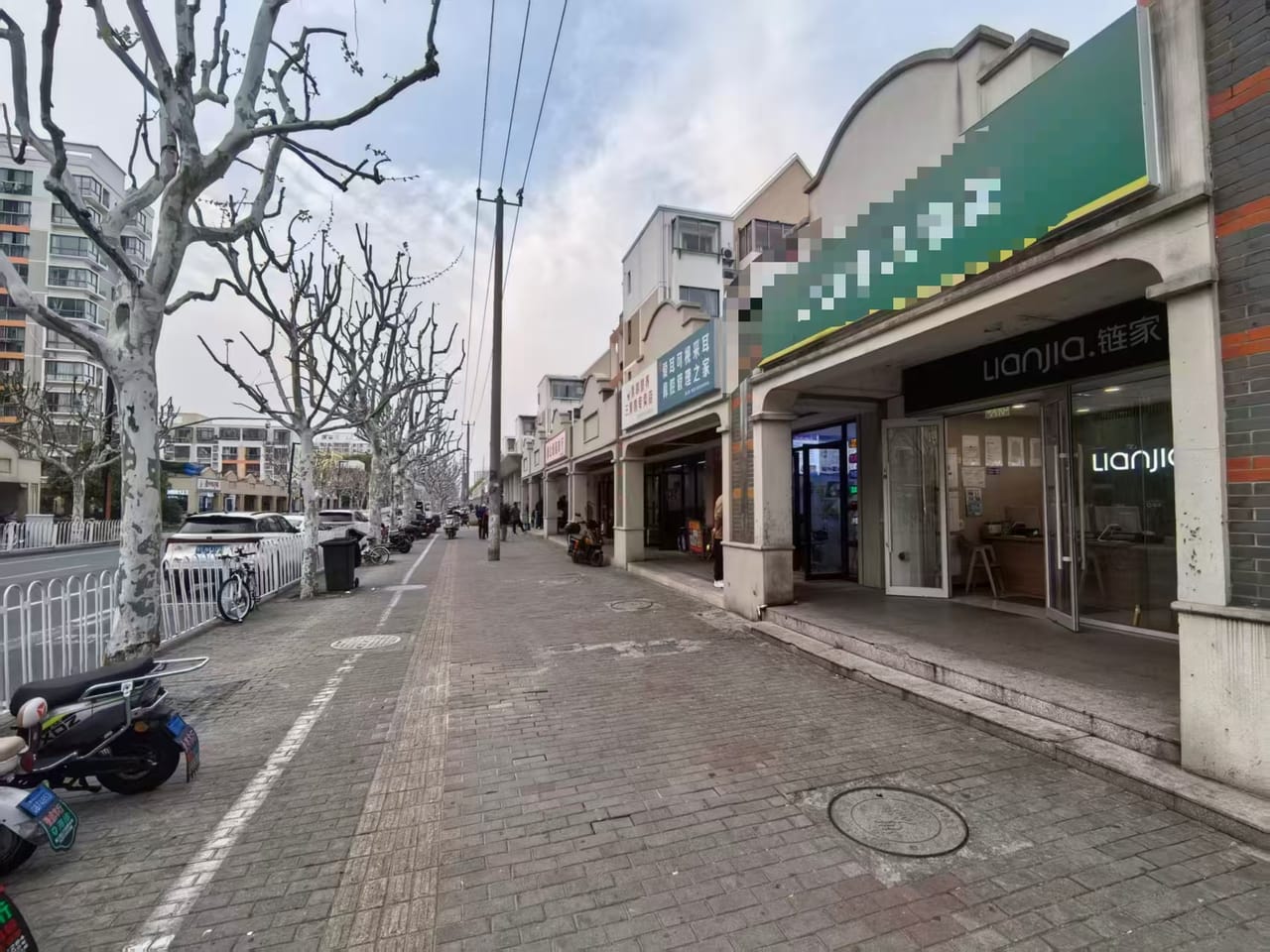 店铺招租无转让费！周边多小区分布 ，人流量大位置佳-8
