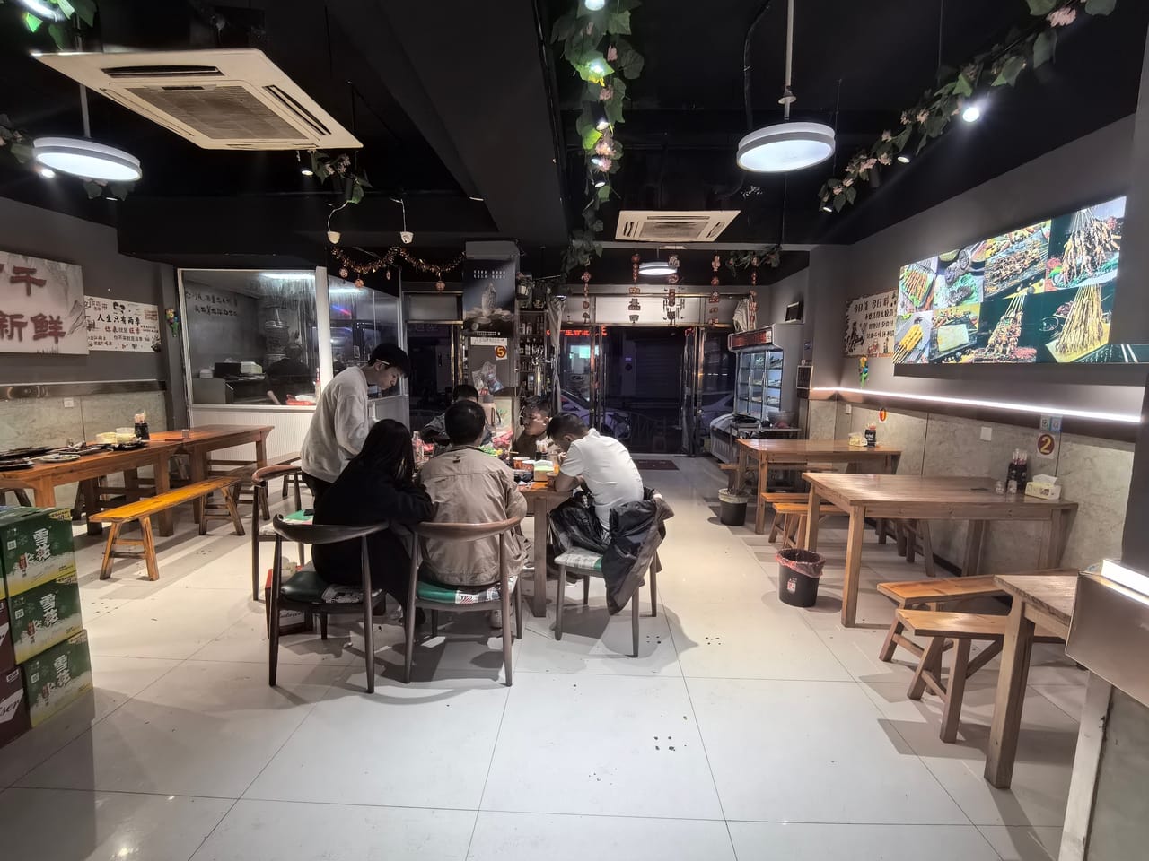 奉贤区头桥东路餐饮烧烤店转让！附近网咖旅馆住宅区人员密集-3