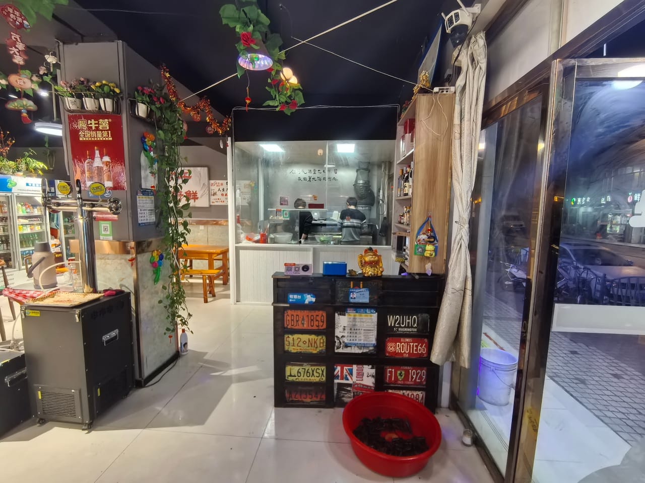 奉贤区头桥东路餐饮烧烤店转让！附近网咖旅馆住宅区人员密集-7