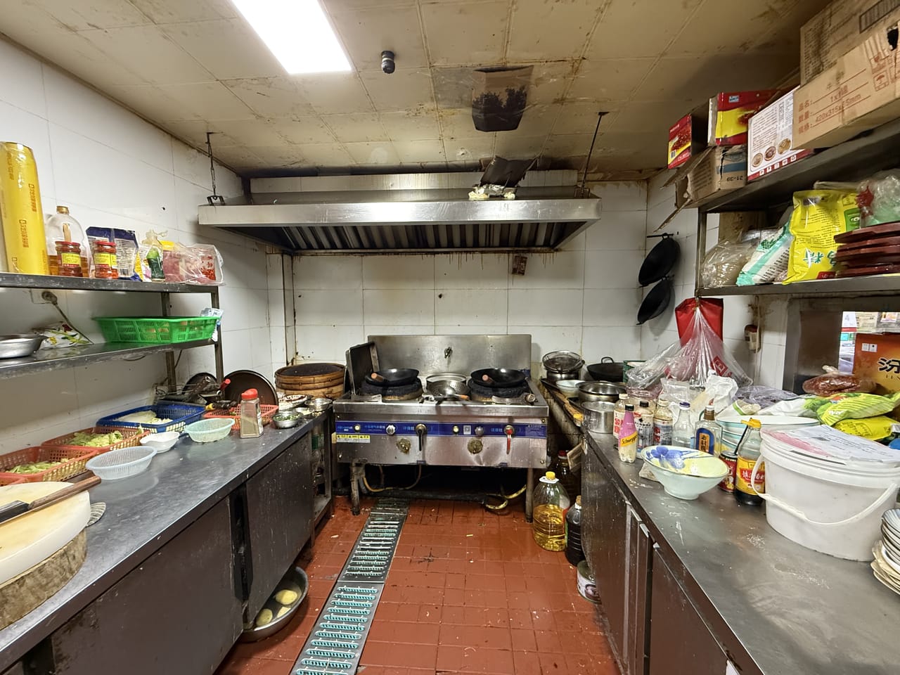 闵行区东兰路餐饮店转让！有天然气可外摆广场美食一条街人气旺-5