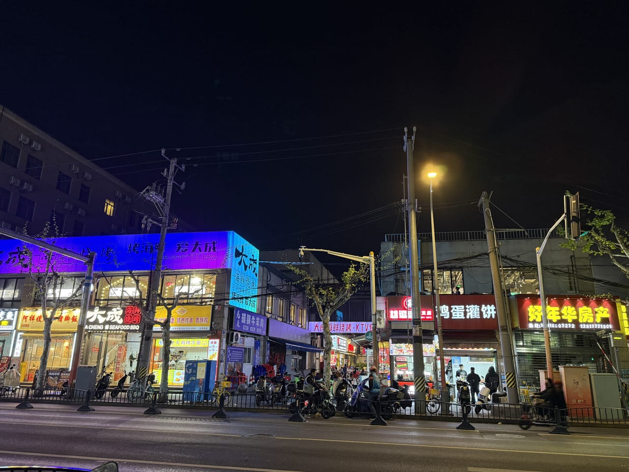 闵行区东兰路餐饮店转让！有天然气可外摆广场美食一条街人气旺-9