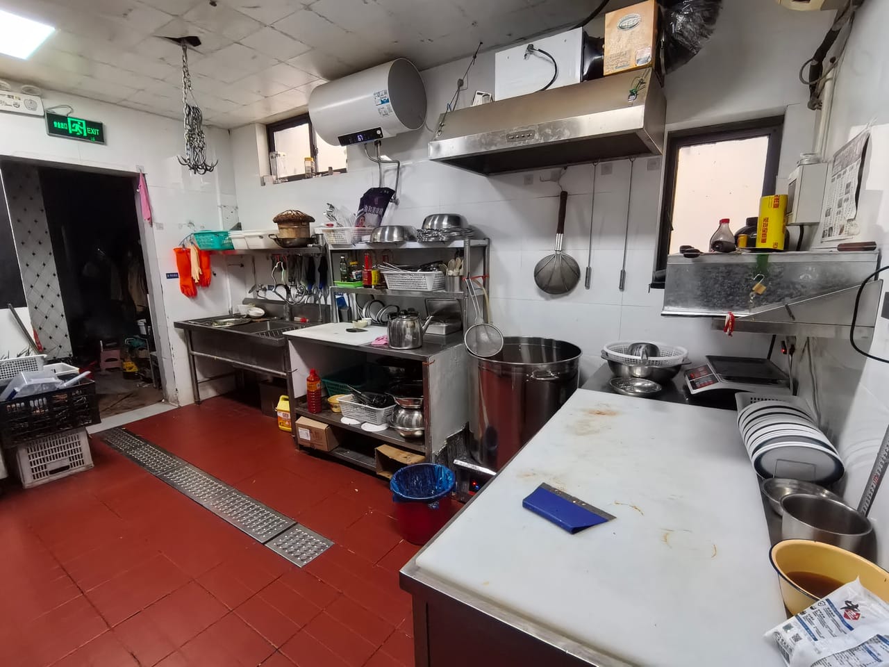 宝山友谊路沿街180平餐饮店转让！可明火可停车 商住一体化-9