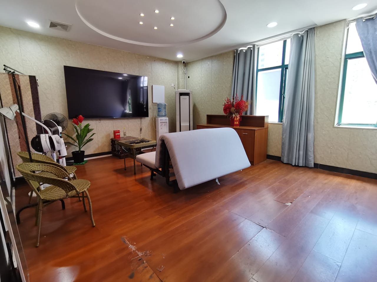 松江区泗泾镇古楼公路近地铁旺铺转让！上下两层加一大间可停车-5