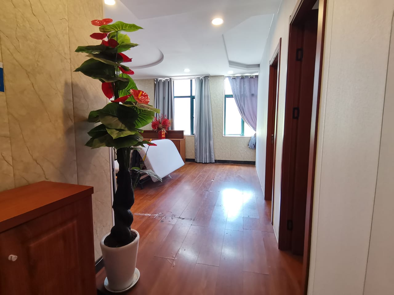 松江区泗泾镇古楼公路近地铁旺铺转让！上下两层加一大间可停车-6