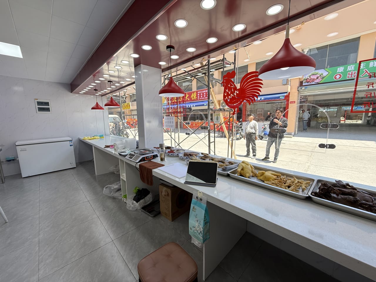 川周公路菜市场门口店铺转让！4800/月，多小区分布位置佳-4