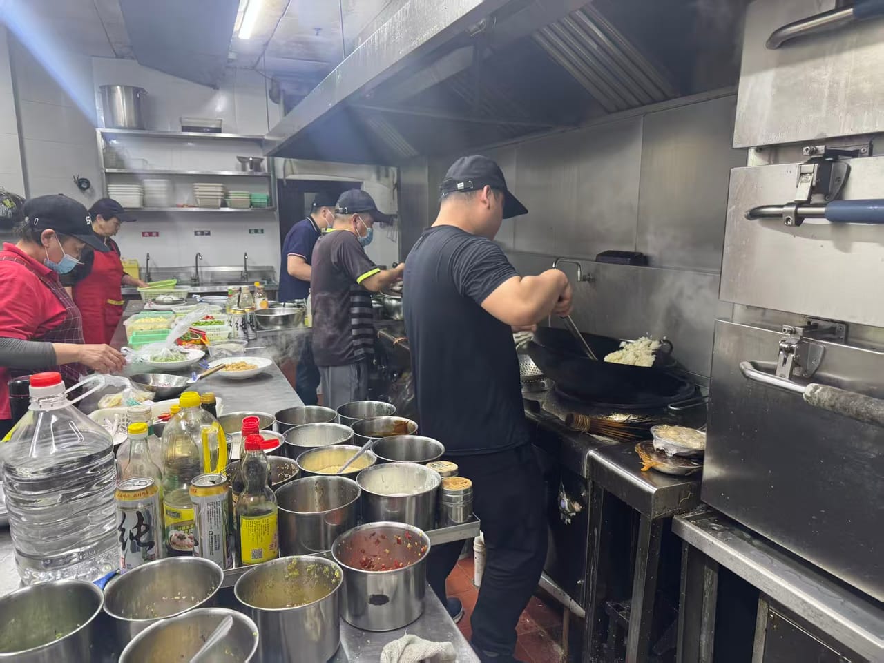 塔山路旺铺转让！三个门头，4个包间，有天然气，小区园区一体-4