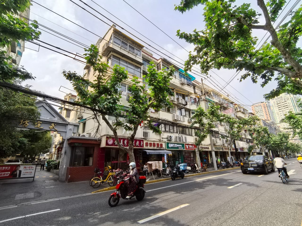 静安武定路商务小区一体，近地铁医院餐饮店转让！有4个小包间-7