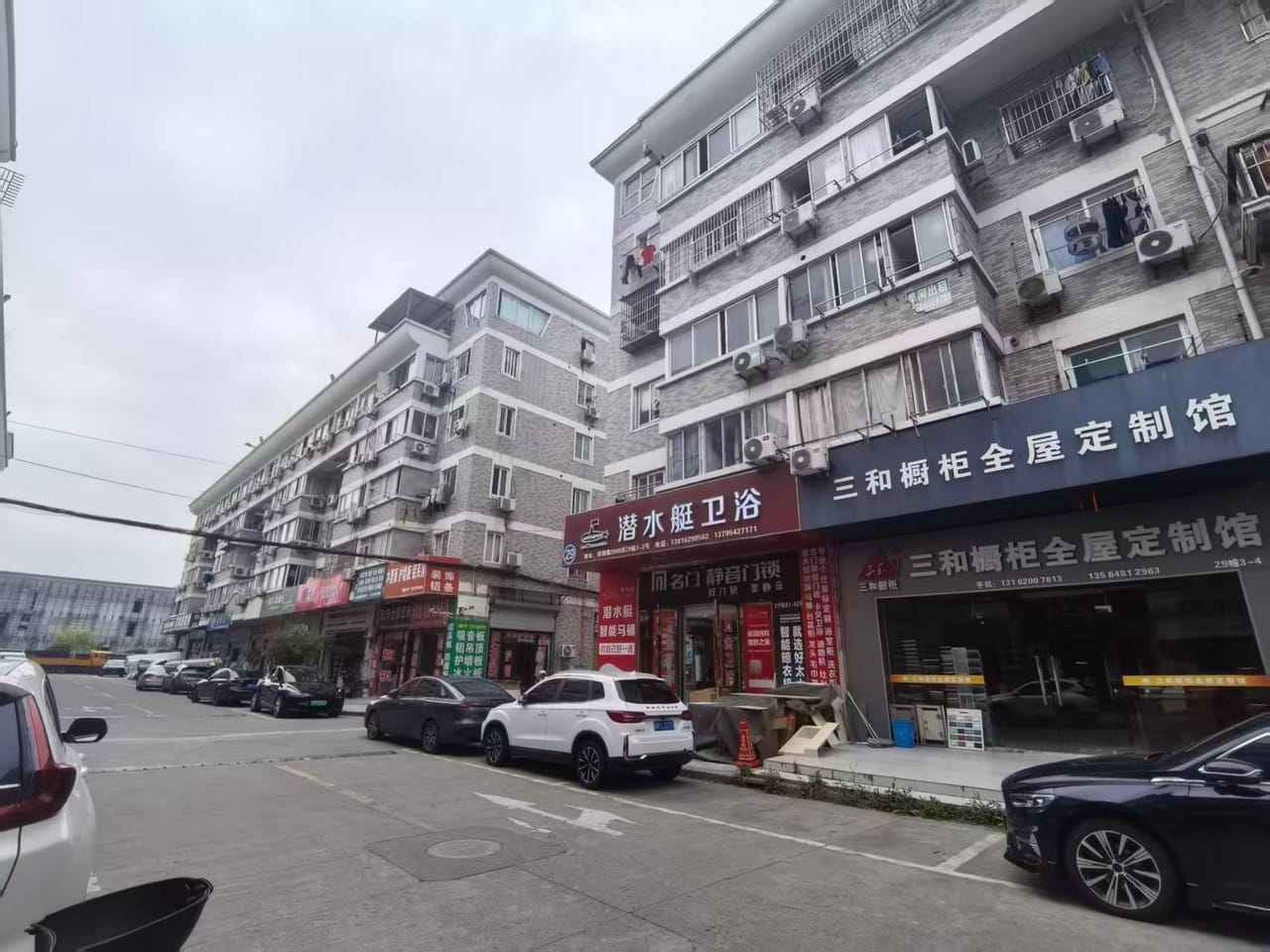 银都路旺铺转让 多小区商务分布，5000/月 带天然气-5