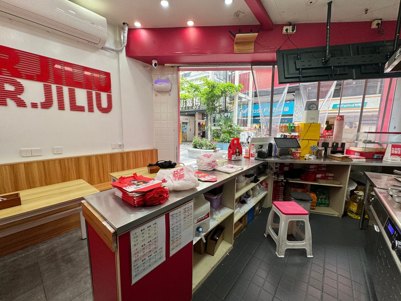闵行虹梅南路广场沿街店转让！附近成熟公寓商务楼人流量大-5