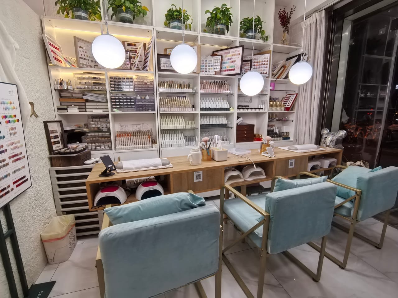 杨浦控江路美甲美睫店转让！可做美容 厨卫齐全 客源稳定-5