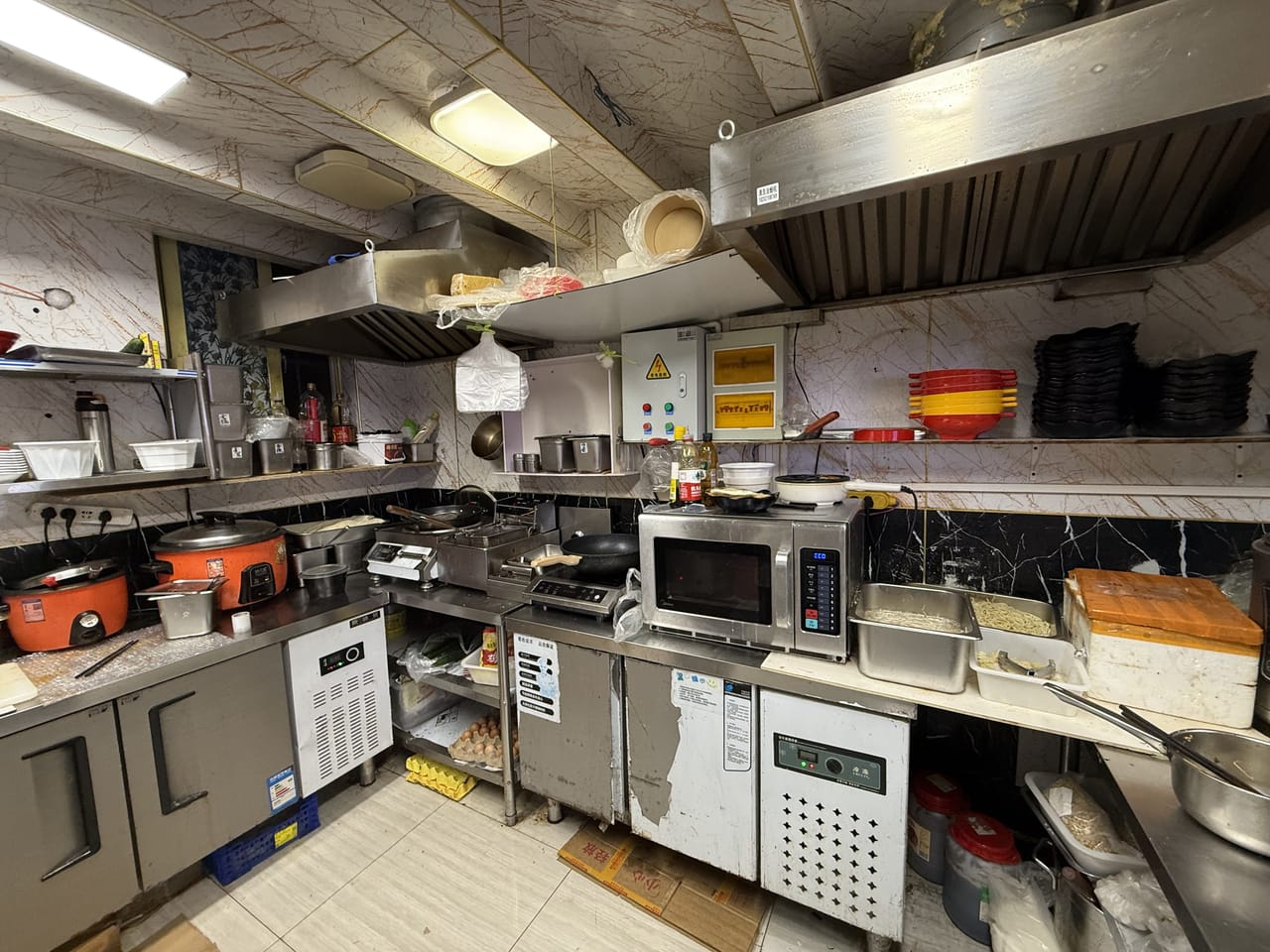 浦东张江餐饮店转让！两层带阁楼可住 附近学校小区公寓密集-4