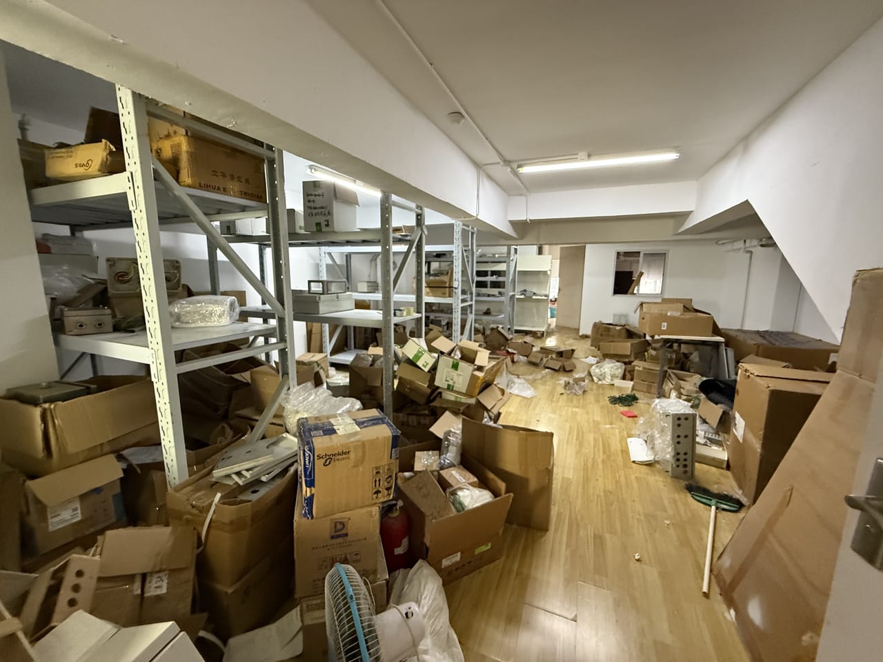 宝山真陈路广场对面直租！不限业态 工业园区配套人流量大-6