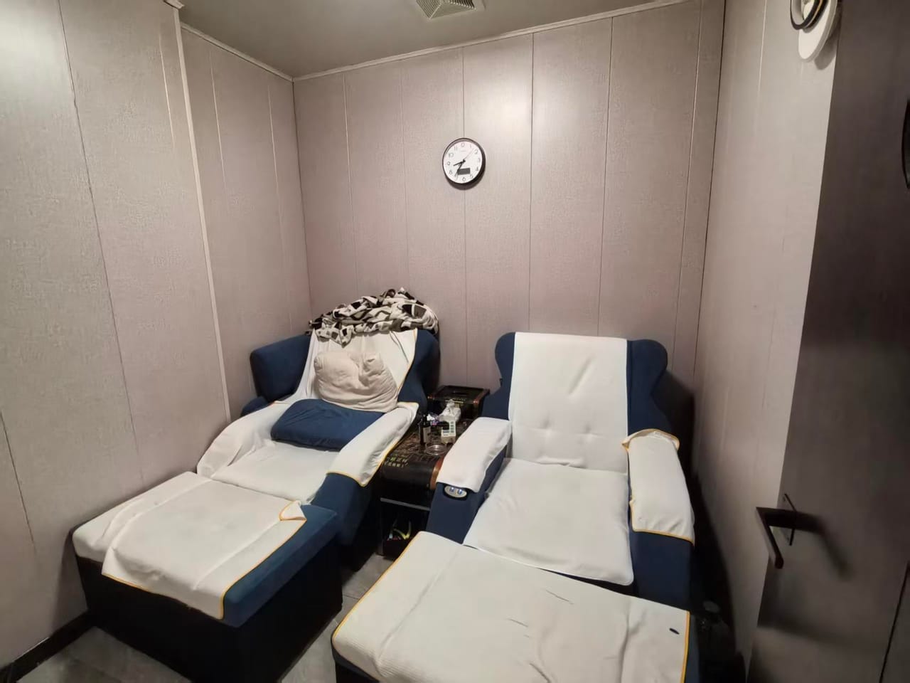 嘉定区博园路双开门足浴店转让！厨卫齐全带包间附近厂区密集-3