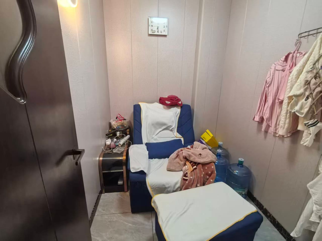 嘉定区博园路双开门足浴店转让！厨卫齐全带包间附近厂区密集-8