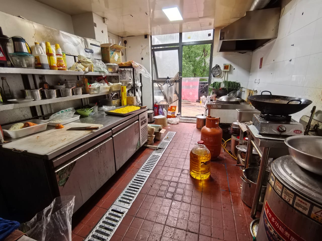 松江九亭镇地铁口对面餐饮店转让！不限业态 附近公寓商务楼密-4