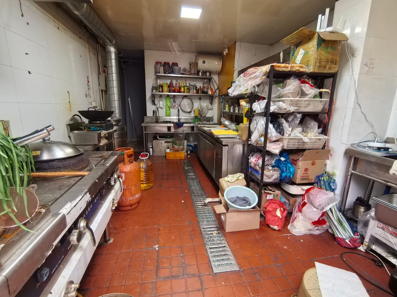 松江九亭镇地铁口对面餐饮店转让！不限业态 附近公寓商务楼密-6