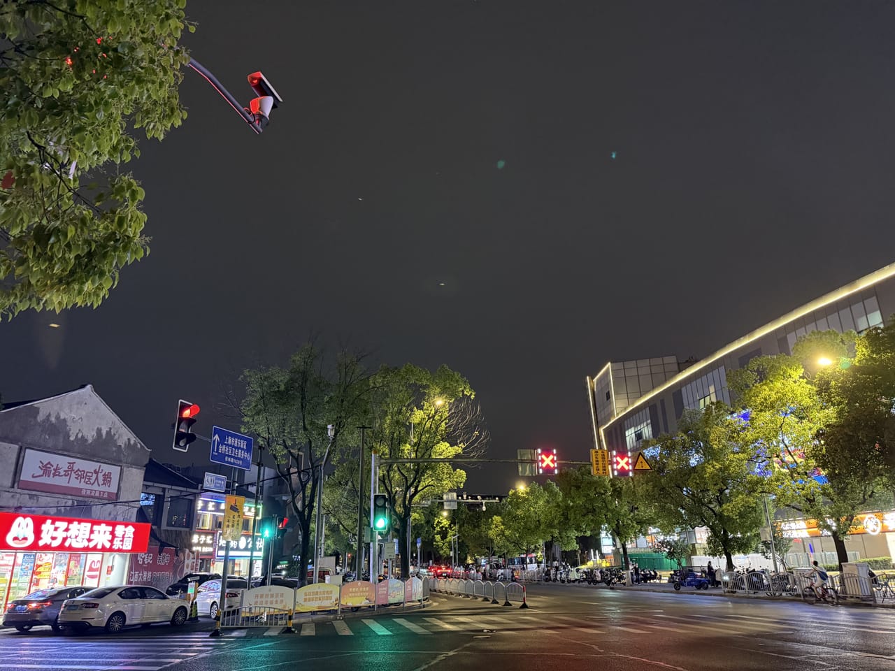 浦东金桥广场对面十字路口美甲店招租！附近小区公寓密集消费稳-6