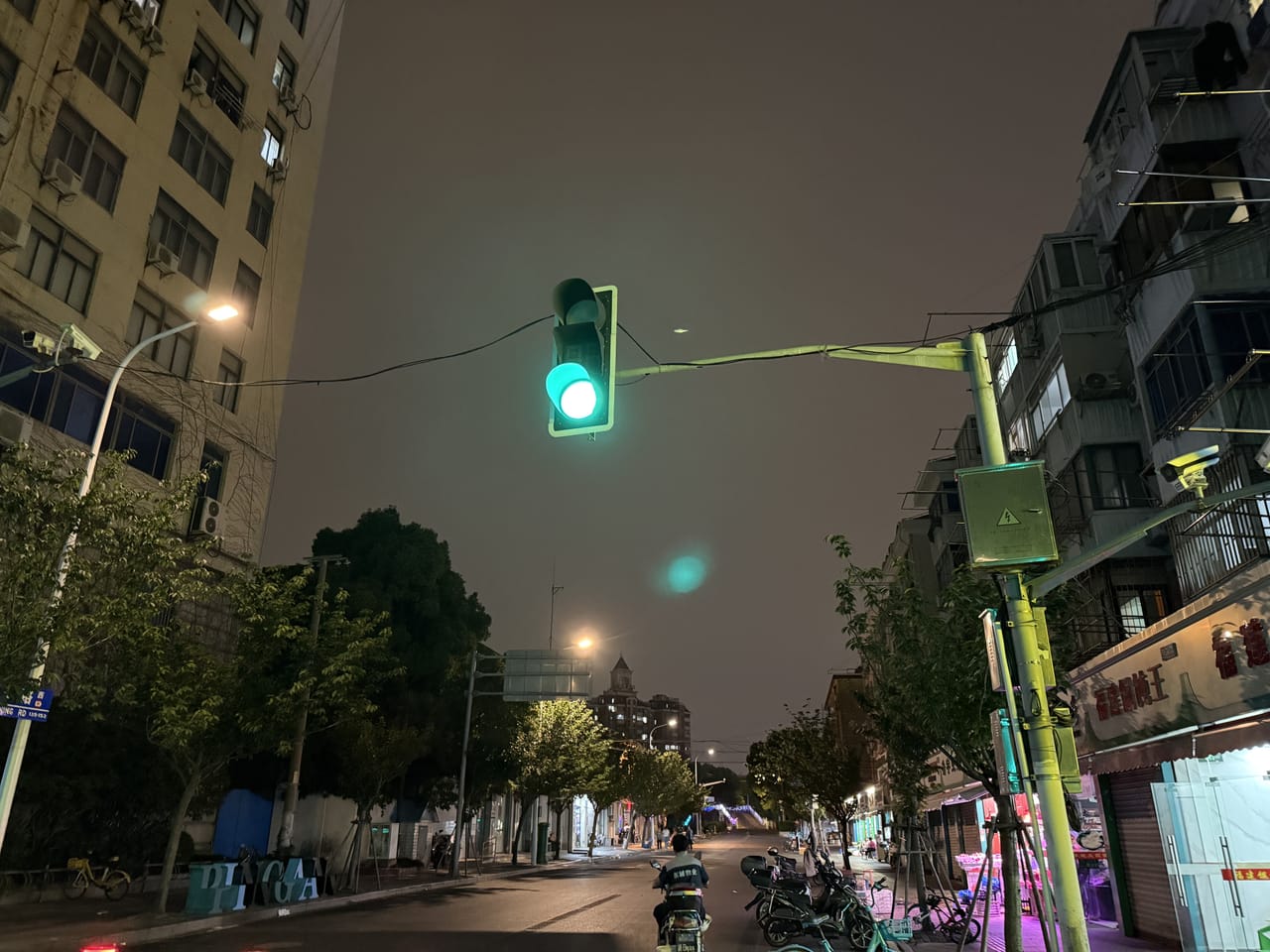浦东金桥广场对面十字路口美甲店招租！附近小区公寓密集消费稳-7