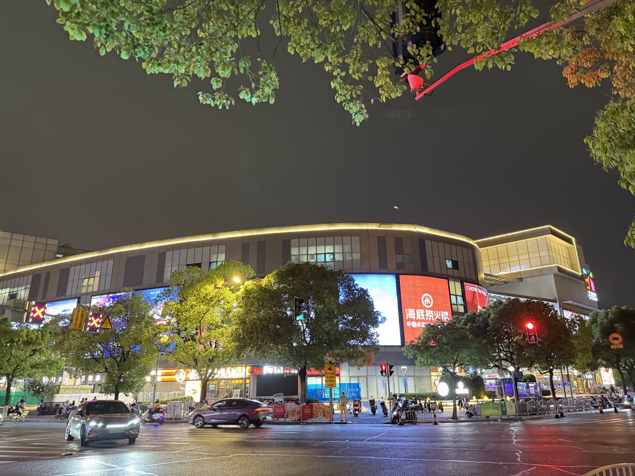 浦东金桥广场对面十字路口美甲店招租！附近小区公寓密集消费稳-8