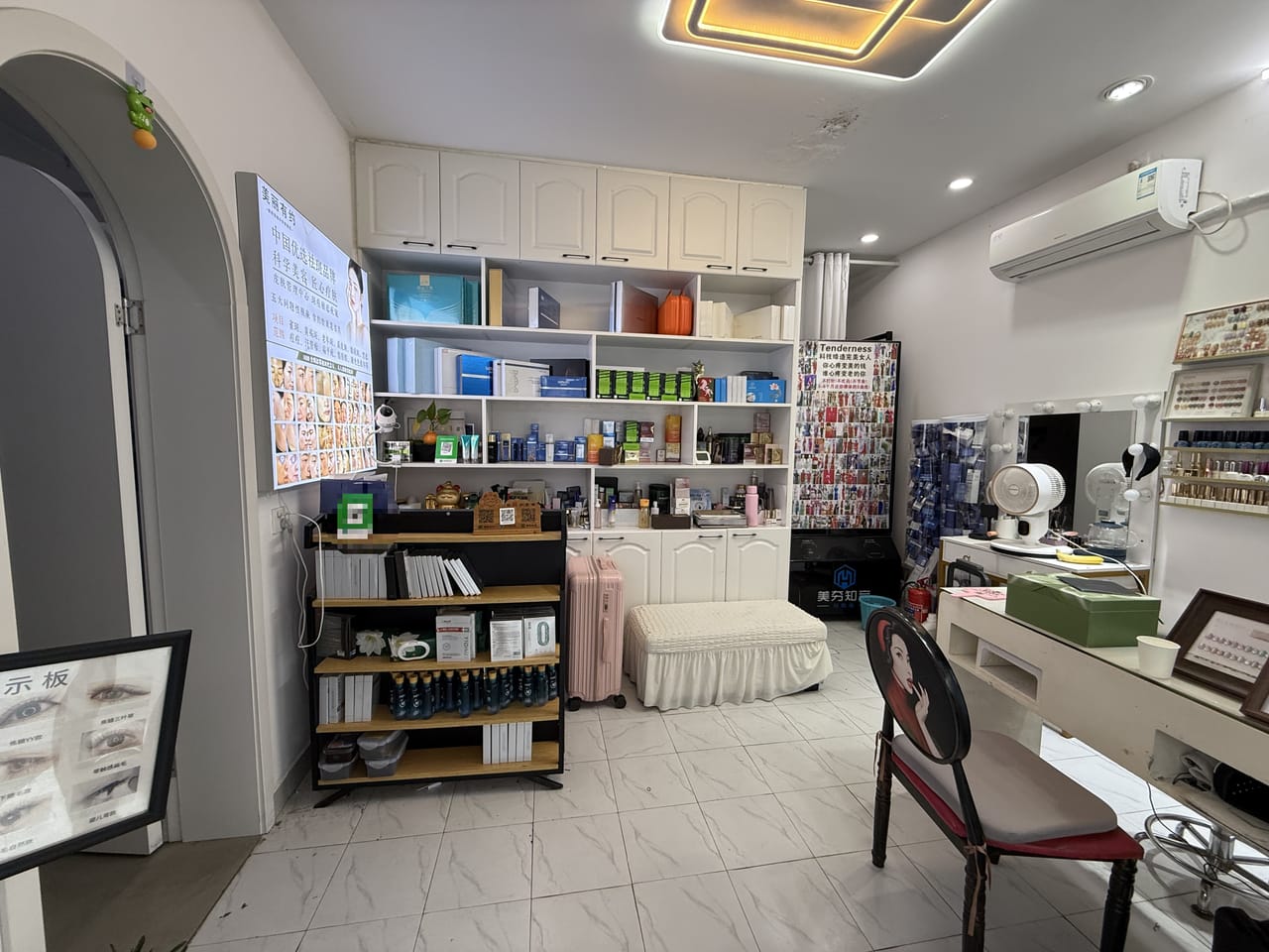 浦东合庆镇十年老店美容美甲转让！双开门附近小区公寓密集-7