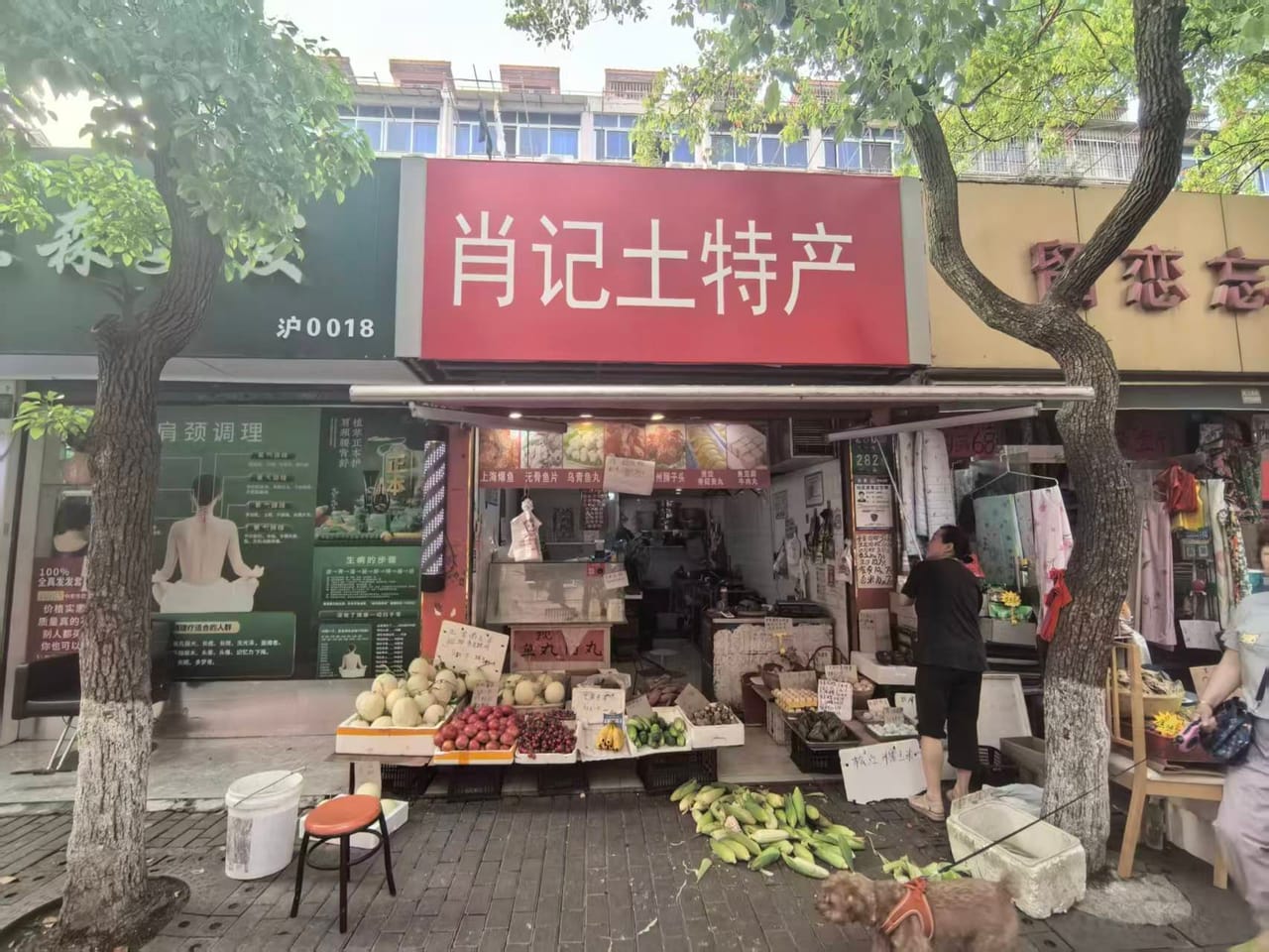 宾川路旺铺转让,不限业态,居民区密集,2750/月,位置佳