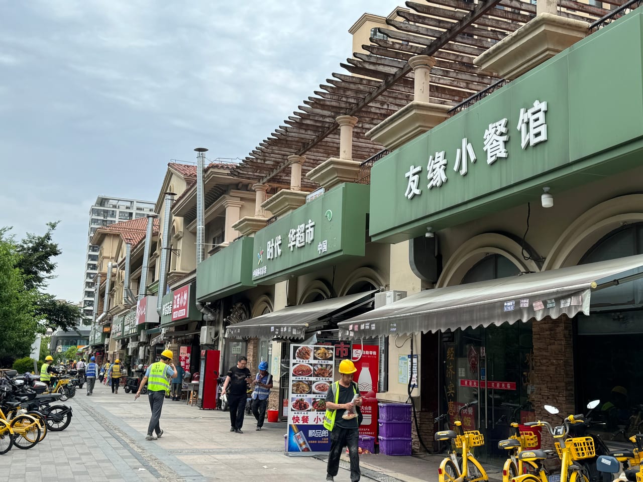 祁连山路旺铺转让,双开门带独立包间,小区主街道客源无忧
