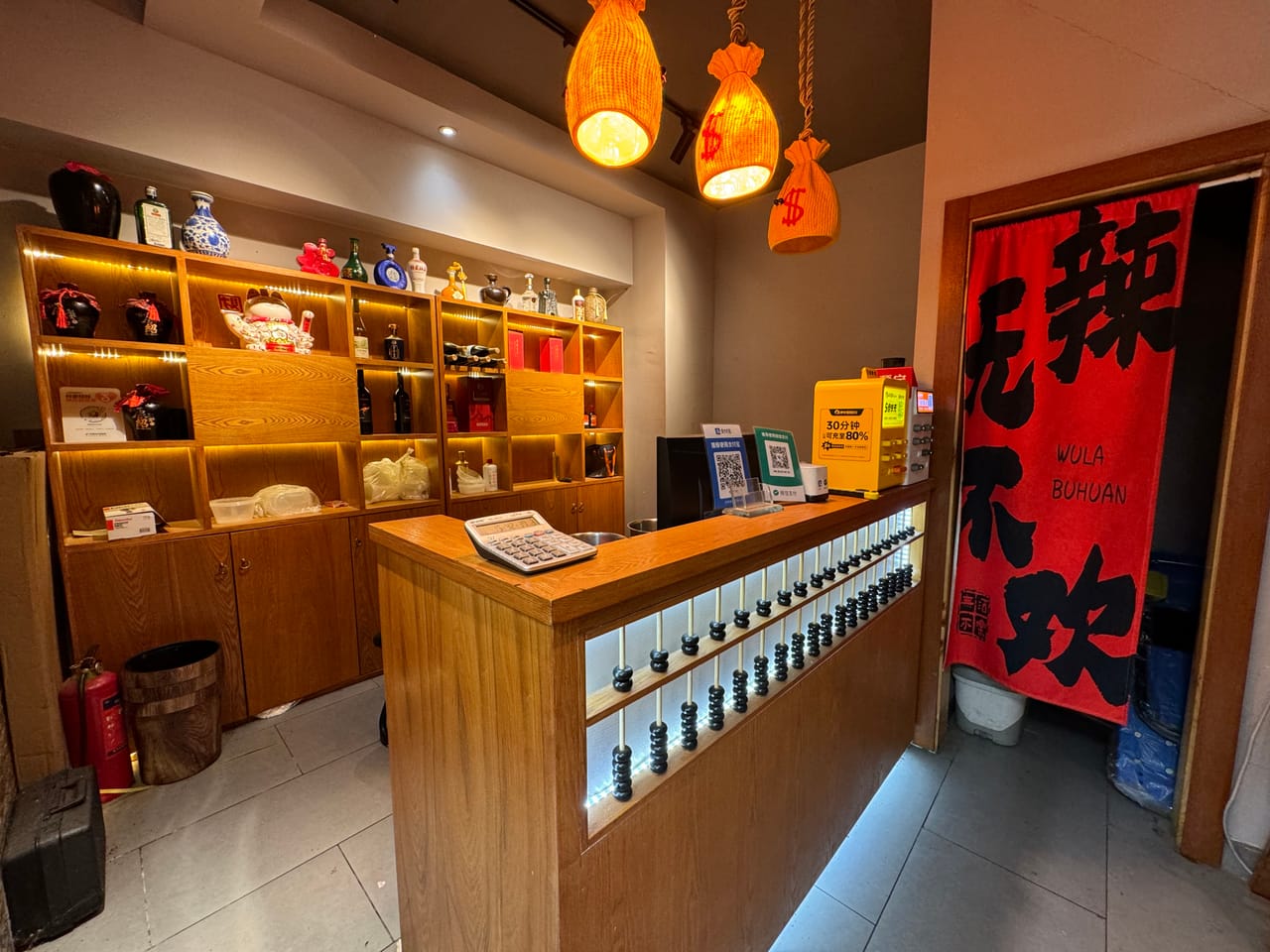 门宽十多米 宝山淞兴路热闹商圈餐饮火锅店转让！商住一体化-2