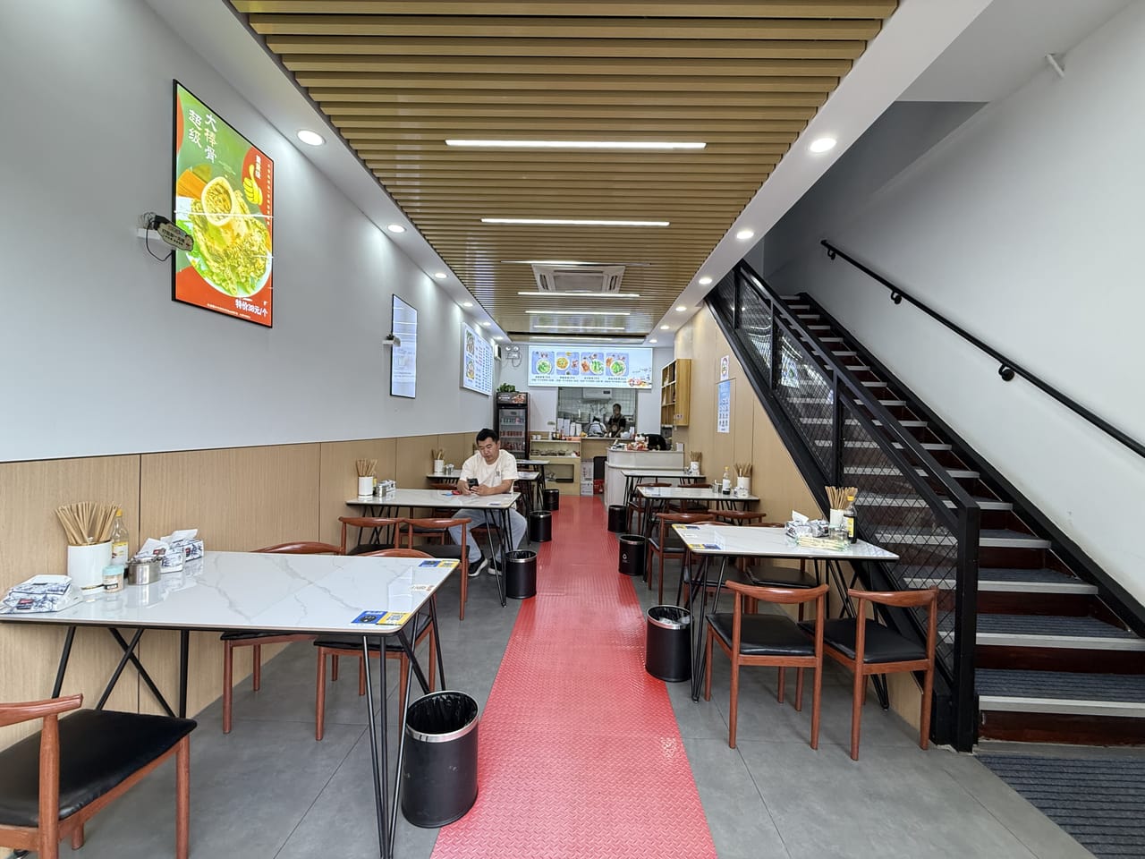 闵行秀文路沿街餐饮店转让！有天然气 商住一体化拎包入住-8