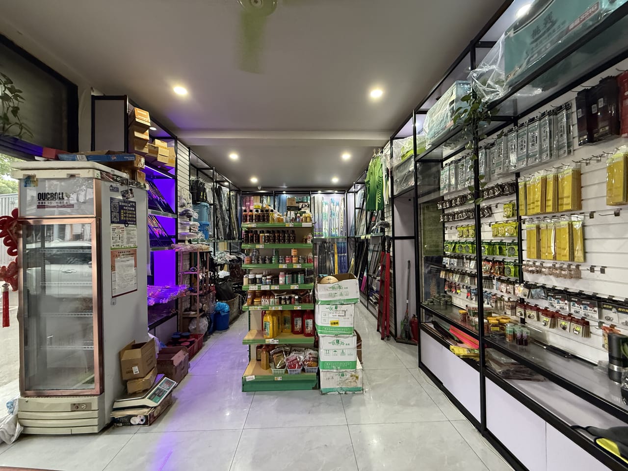 月租两千+ 奉贤新奉公路双开沿街旺铺转让！背靠工业园酒店对面-2
