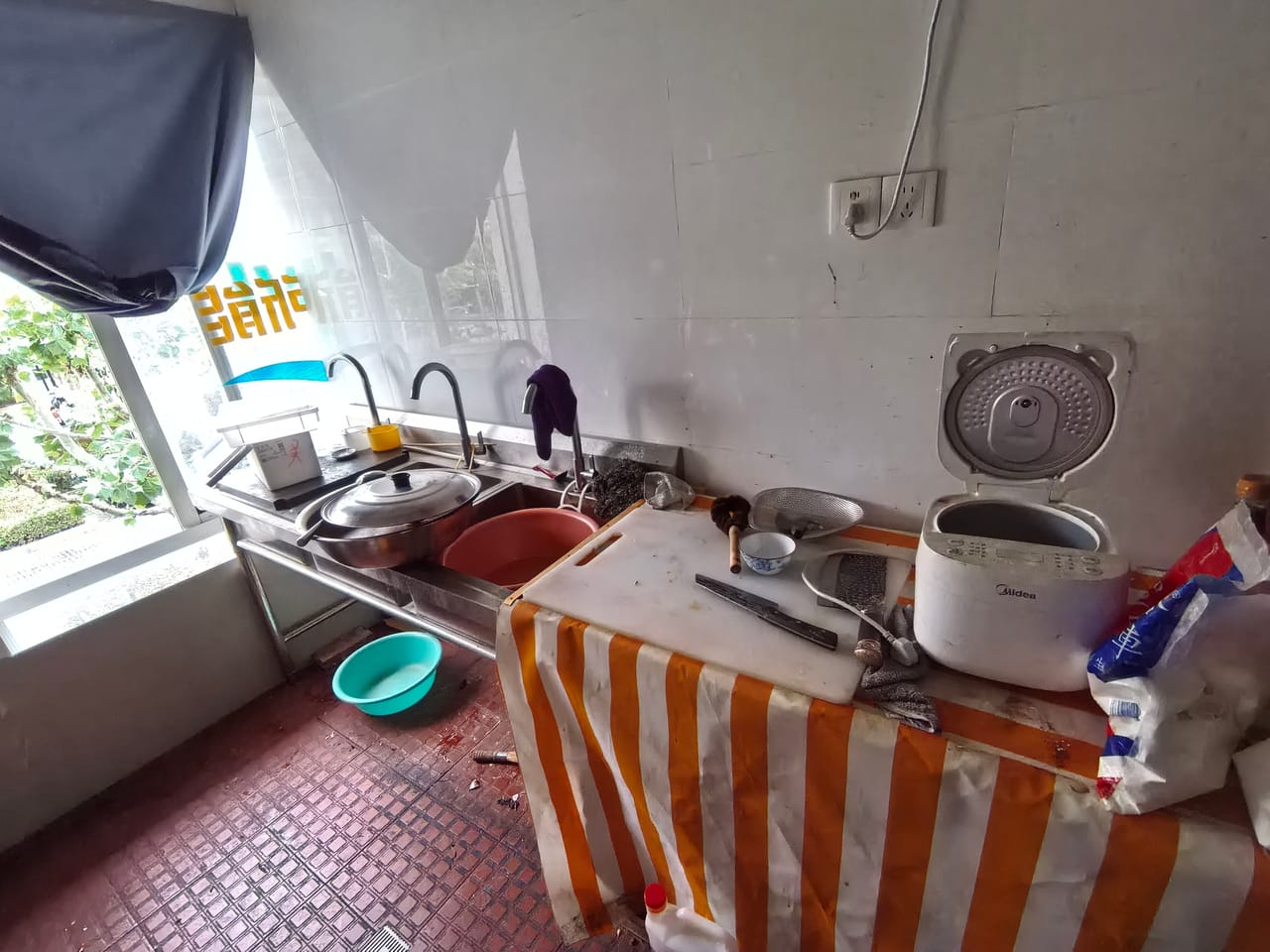 金平路旺铺转让！可堂食可外带，多小区环绕，人流量密集！-6