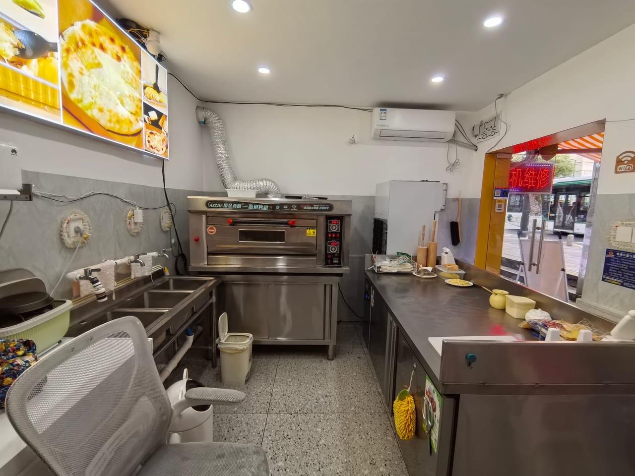 月租4千多 青浦区青安路医院对面餐饮店转让！厨卫齐全人流大-3