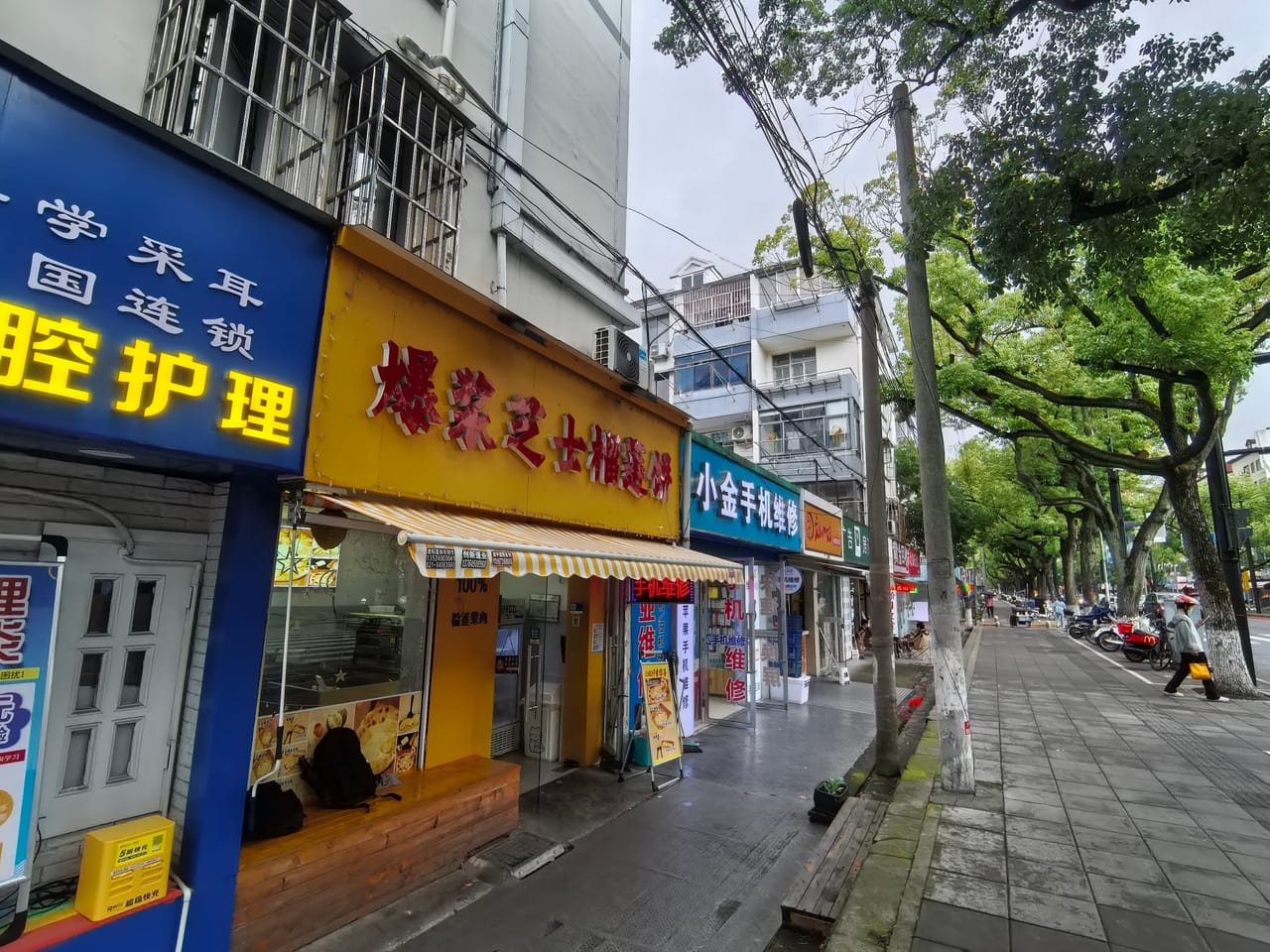 月租4千多 青浦区青安路医院对面餐饮店转让！厨卫齐全人流大-7