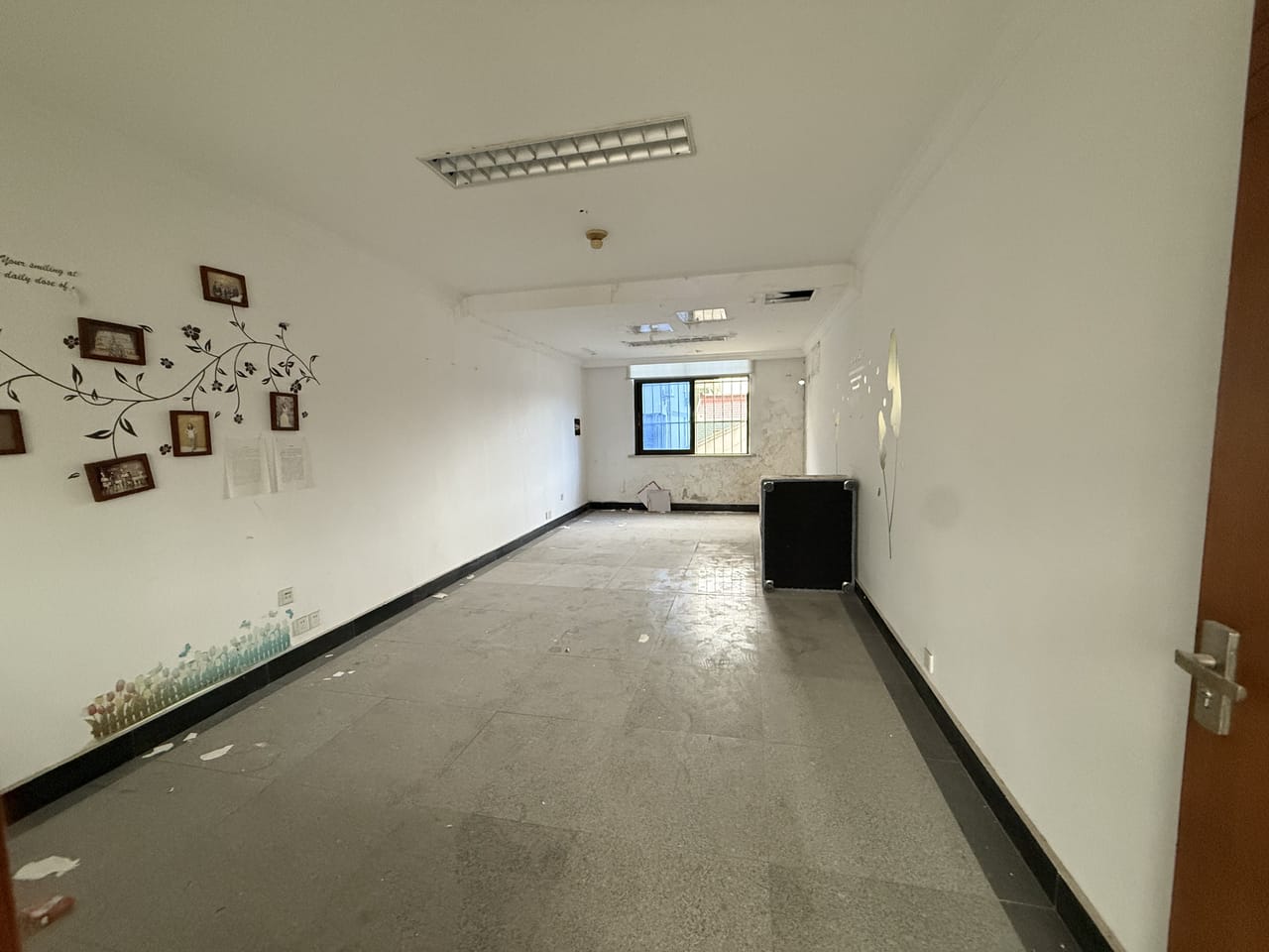 奉贤区光明路二楼240平房东直租！棋牌足浴培训等等拎包入住
