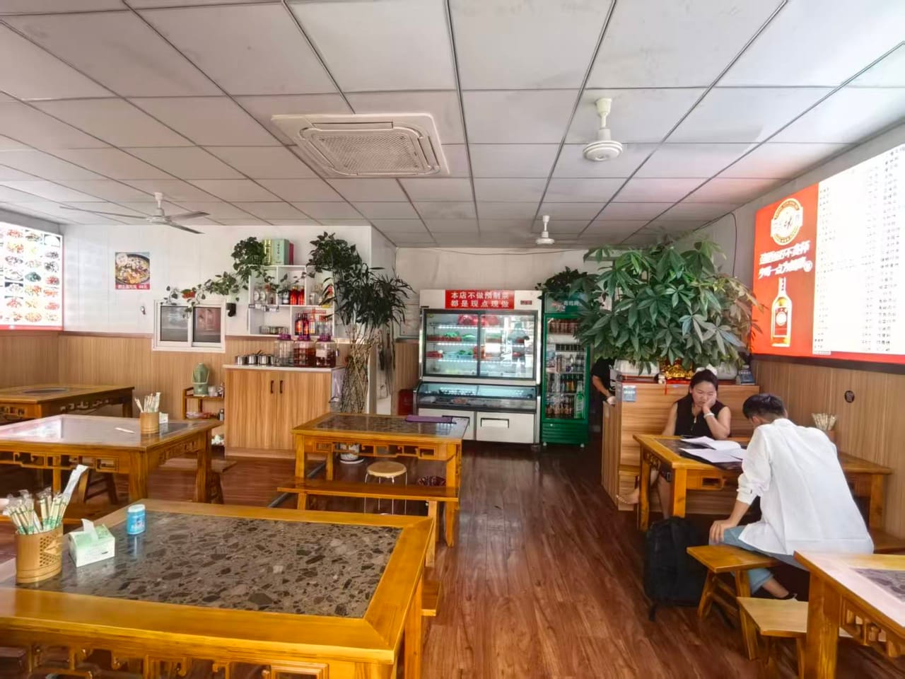 月租6千 嘉定安亭镇双开餐饮店转让！可停车厨卫齐全人流量大-6