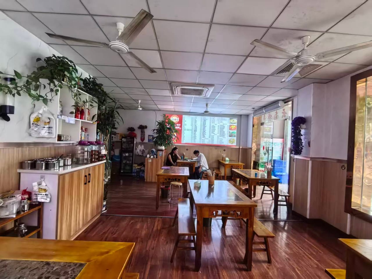 月租6千 嘉定安亭镇双开餐饮店转让！可停车厨卫齐全人流量大-4