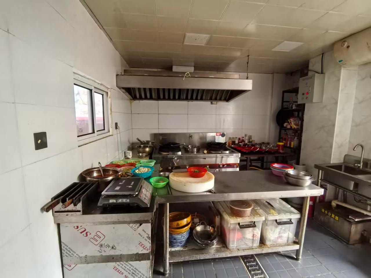 月租6千 嘉定安亭镇双开餐饮店转让！可停车厨卫齐全人流量大-10