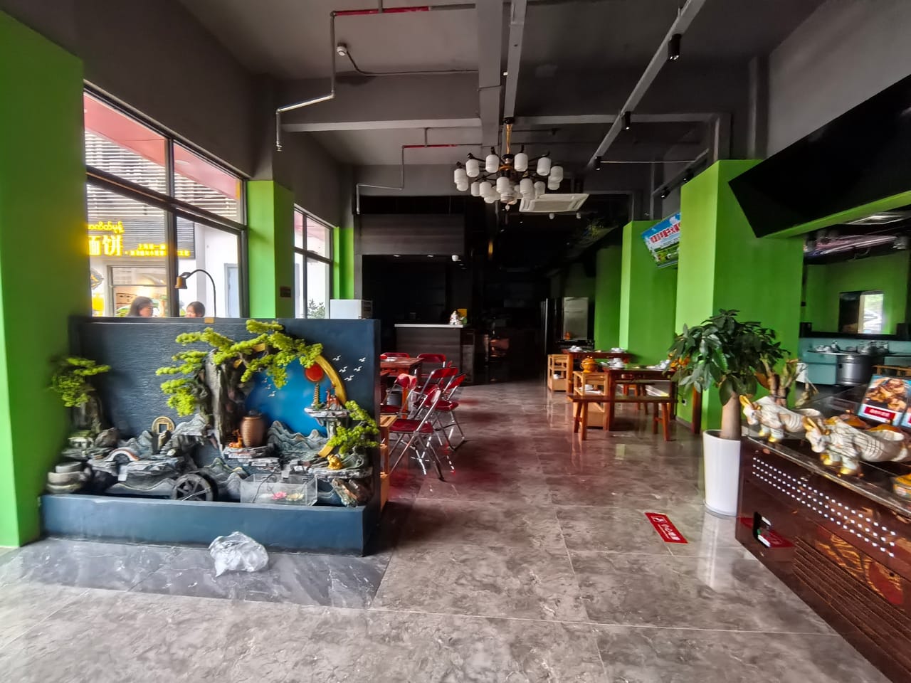 闵行光华路门宽十多米餐饮店！精装修整体转让 小区公寓密集-4