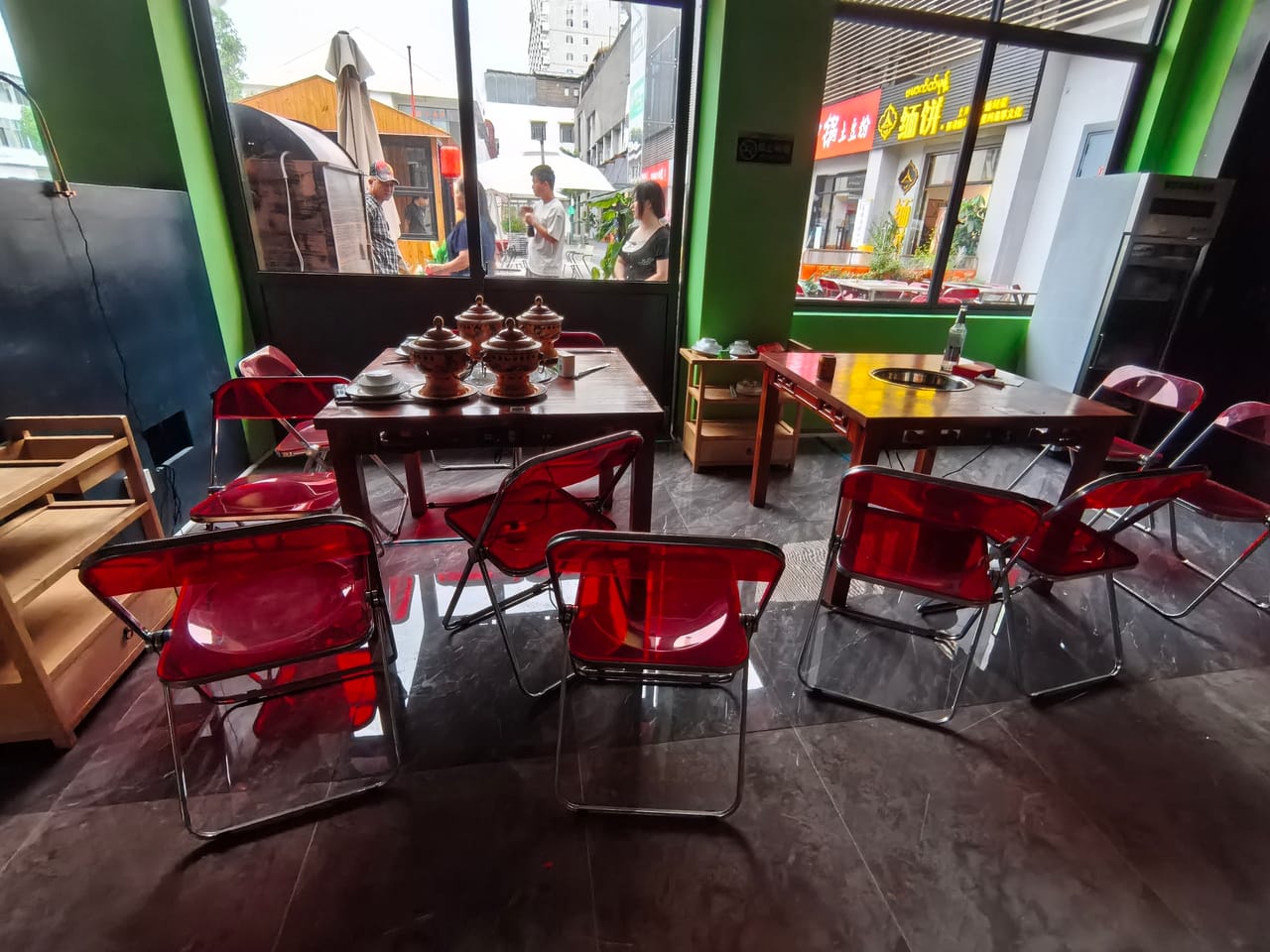 闵行光华路门宽十多米餐饮店！精装修整体转让 小区公寓密集-3