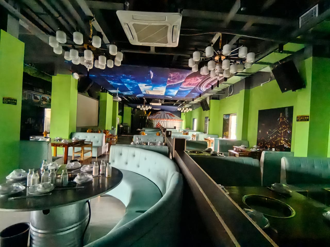 闵行光华路门宽十多米餐饮店！精装修整体转让 小区公寓密集-5