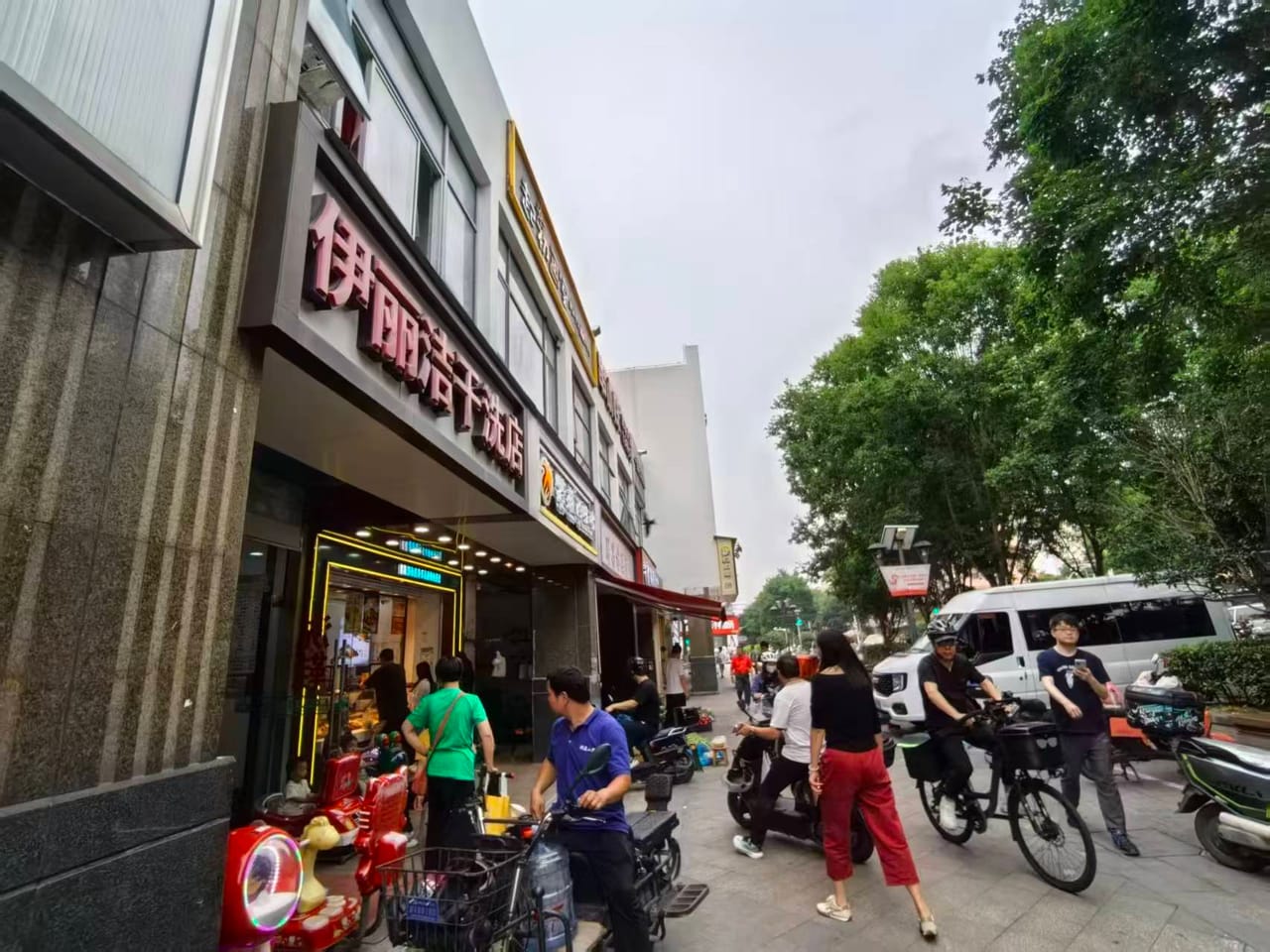 闵行吴泾镇永德路经营二十年干洗店带客源转让！设备完善人流大-9